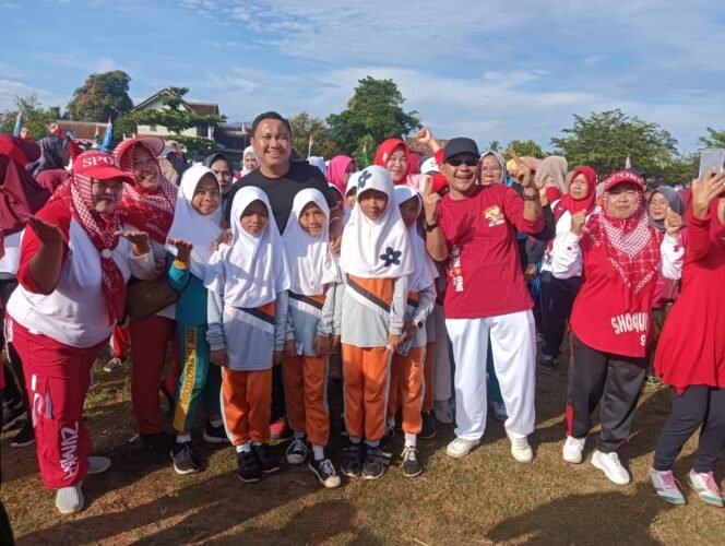 
					Ribuan Warga Meriahkan Jalan Sehat HUT RI dan HUT Pesawaran di Kecamatan Kedondong